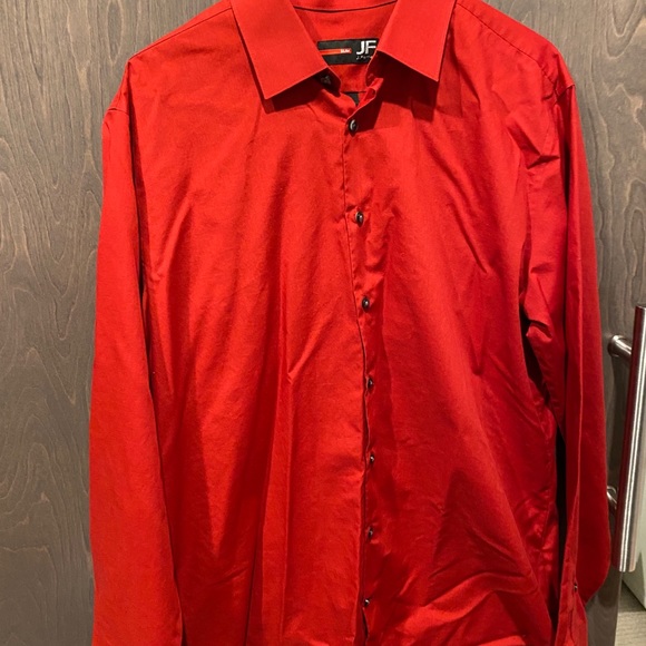 Red Men’s Slim Dress Shirt - Picture 1 of 2